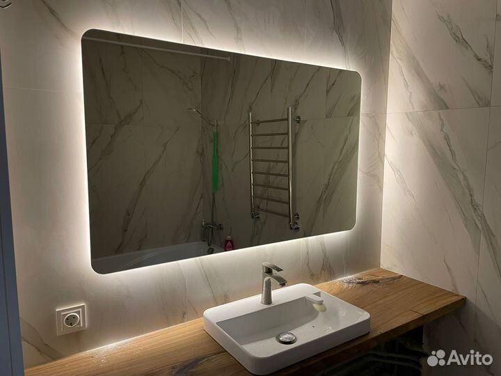 Зеркало с фоновой подсветкой