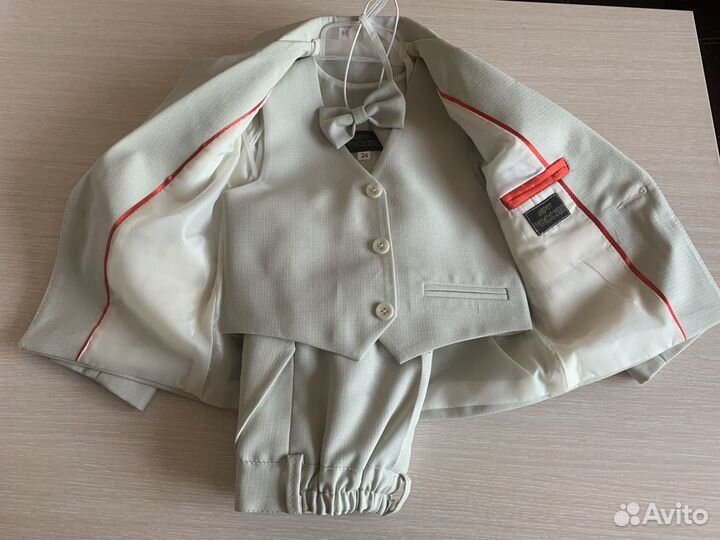 Продам новый детский костюм