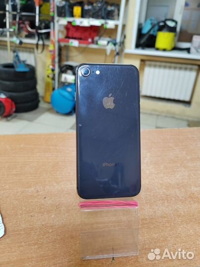 iPhone 8, 64 ГБ