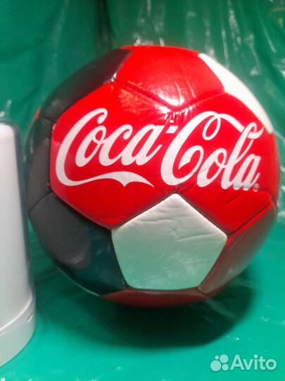 Футбольный мяч кока кола