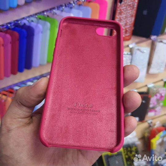 Чехлы iPhone SE 2020