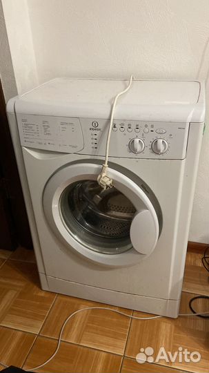 Стиральная машина бу indesit wisl104