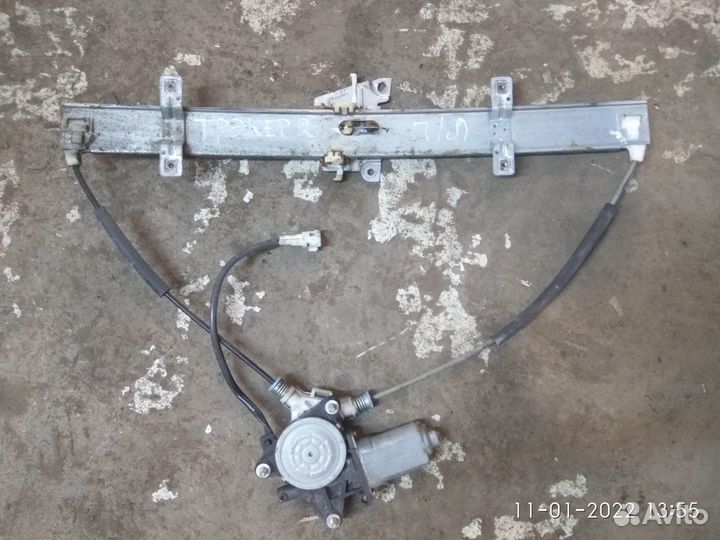 Стеклоподъемник передний левый на Шевроле Трекер