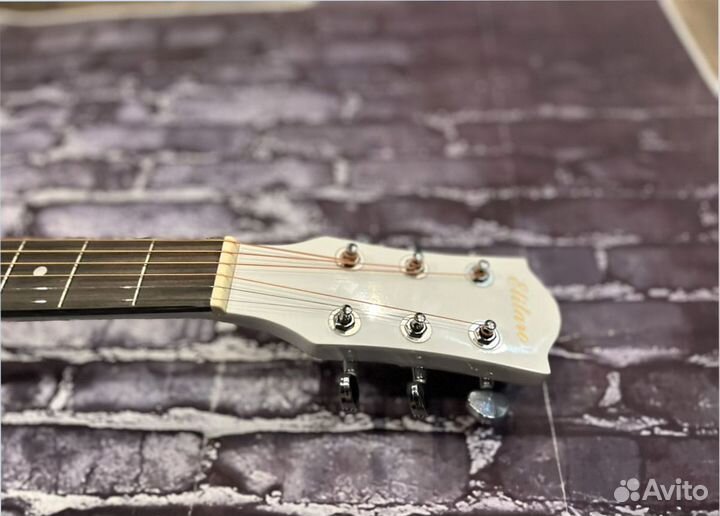 Акустическая гитара новая