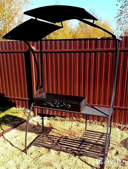 Мангал с крышей