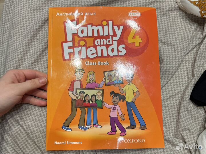 Family and friends 4 Class book