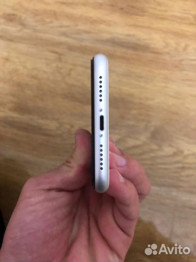 iPhone Xr, 128 ГБ