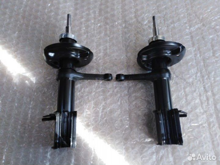 Амортизатор подвески передний Лада Гранта 2011