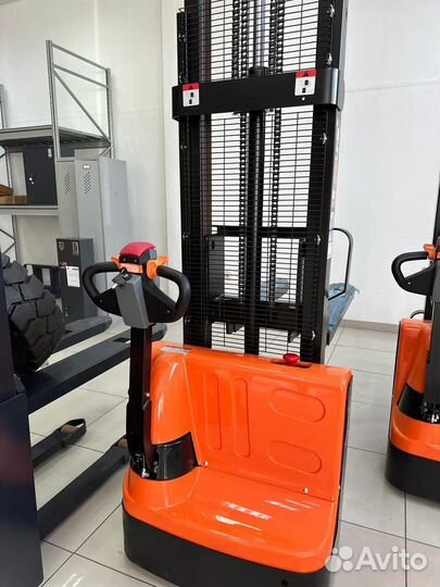 Штабелер электрический самоходный 1т-3м