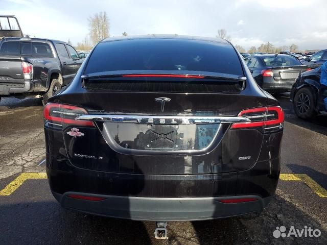 В разборе tesla model X 2016 год