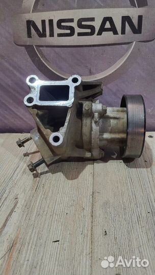 Помпа водяной насос Nissan primera P12