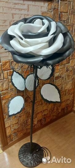 Роза из изолона. Светильник