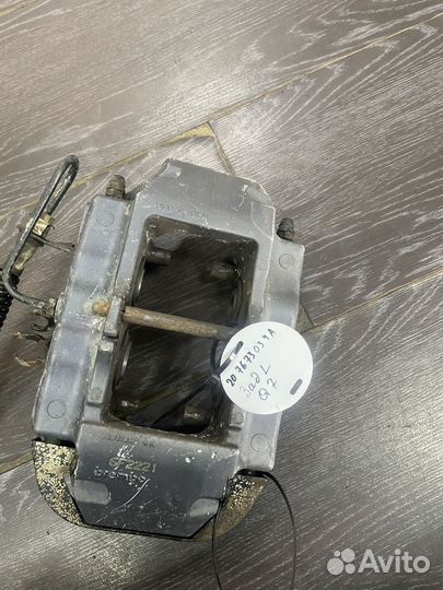 Суппорт задний левый VAG 207673034A