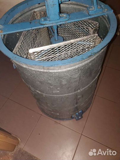 Медогонка 3х рамочная