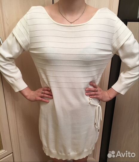 Платье трикотажное белое из outlet