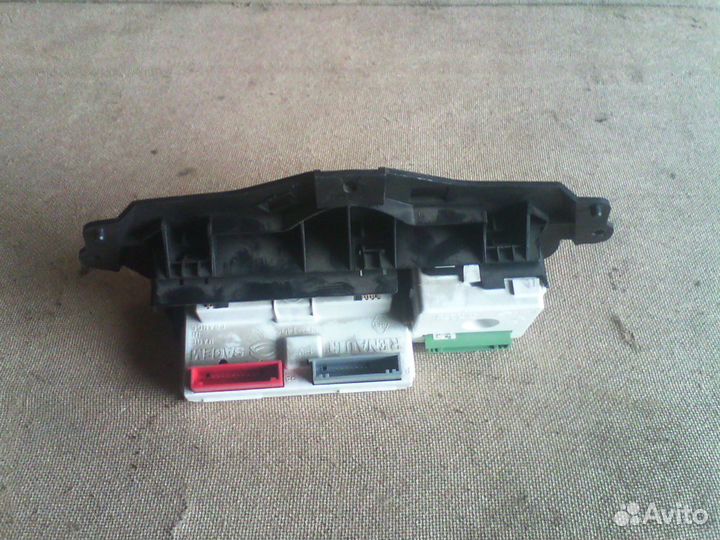 Дисплей информационный Renault Scenic