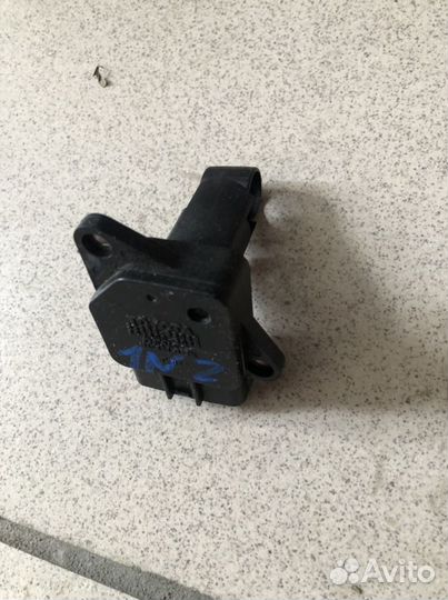 Датчик расхода на toyota corolla NZE121 1NZ