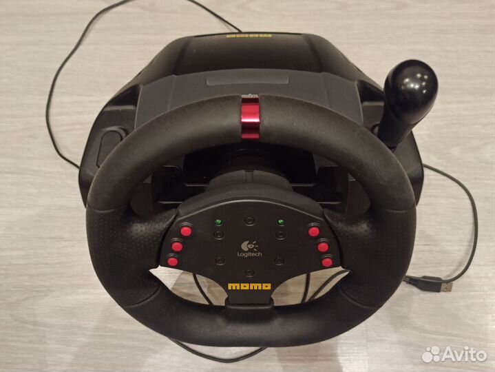 Новый Logitech Momo Racing
