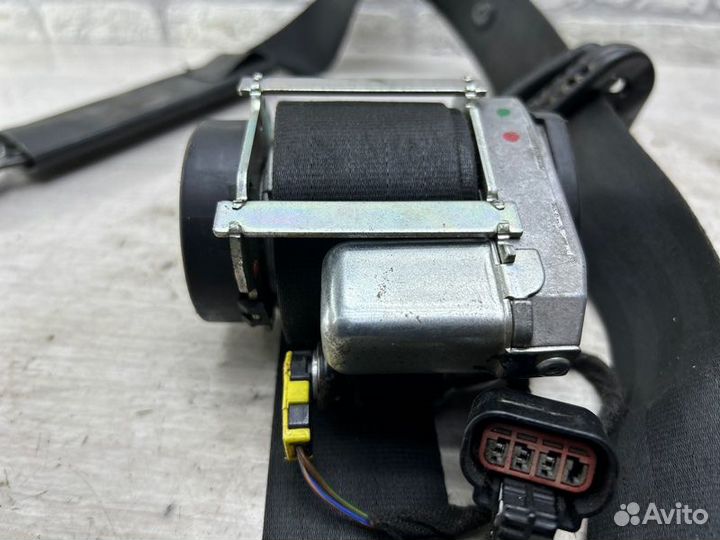 Ремень безопасности передний правый Ford Transit 8