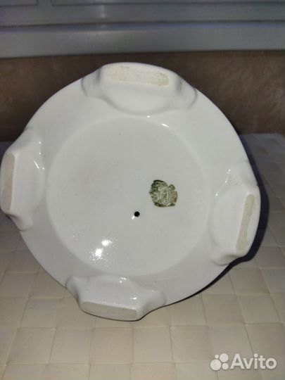 Фарфоровая статуэтка 