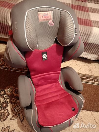 Автомобильное кресло