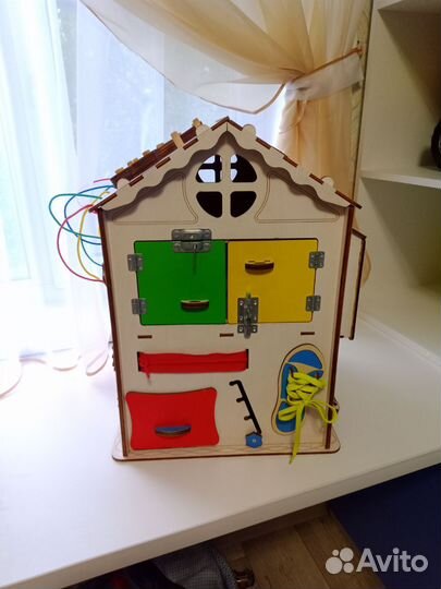 Бизиборд домик