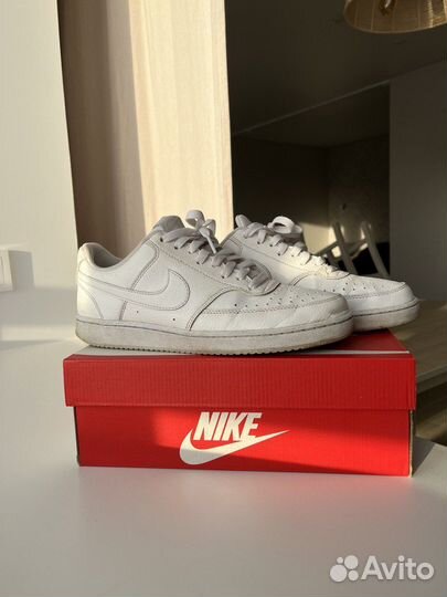 Продам белые кеды Nike