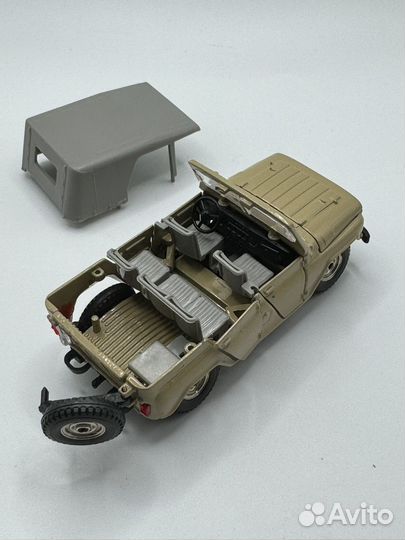 Модель автомобиля УАЗ 469