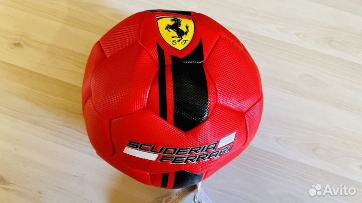 Футбольный мяч ferrari