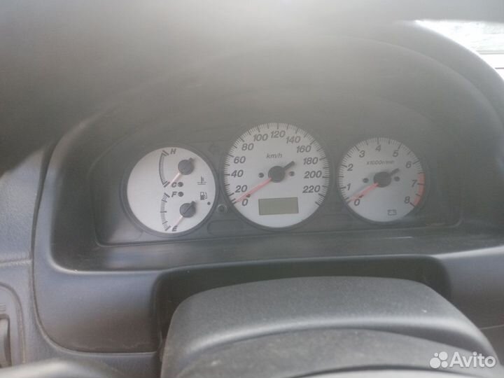 Панель приборов Mazda 323 BJ