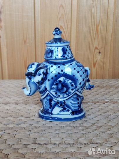 Гжель авторская. Чайница. СССР