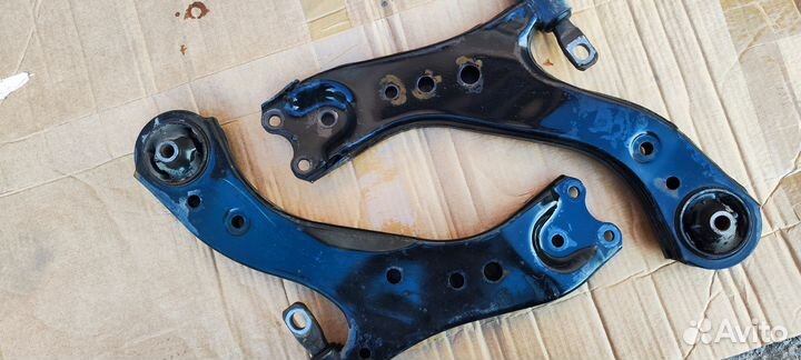 Рычаг передний правый Toyota Camry V70