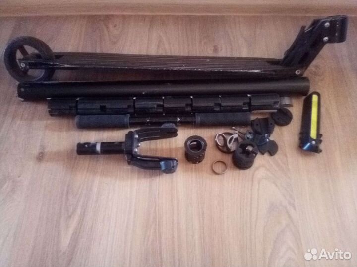 Запчасти от электро самоката. Мотор колесо