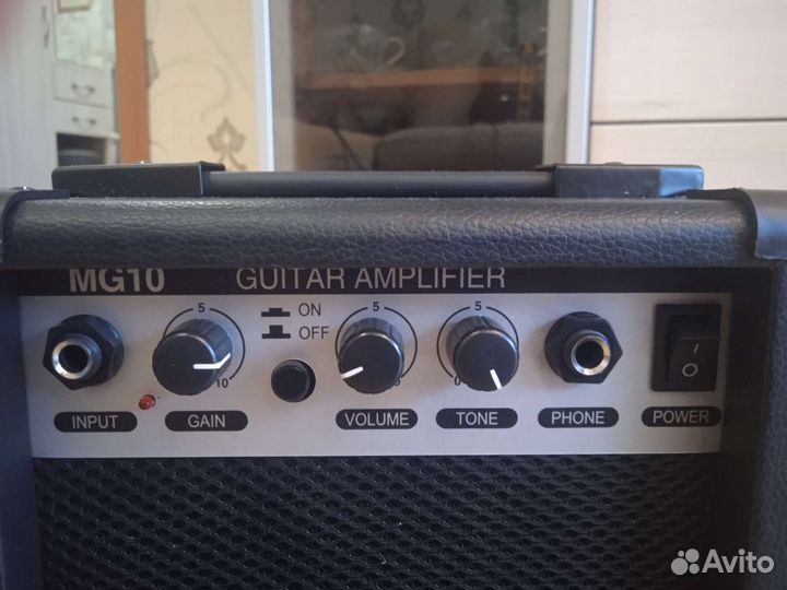 Гитарный комбоусилитель mg10