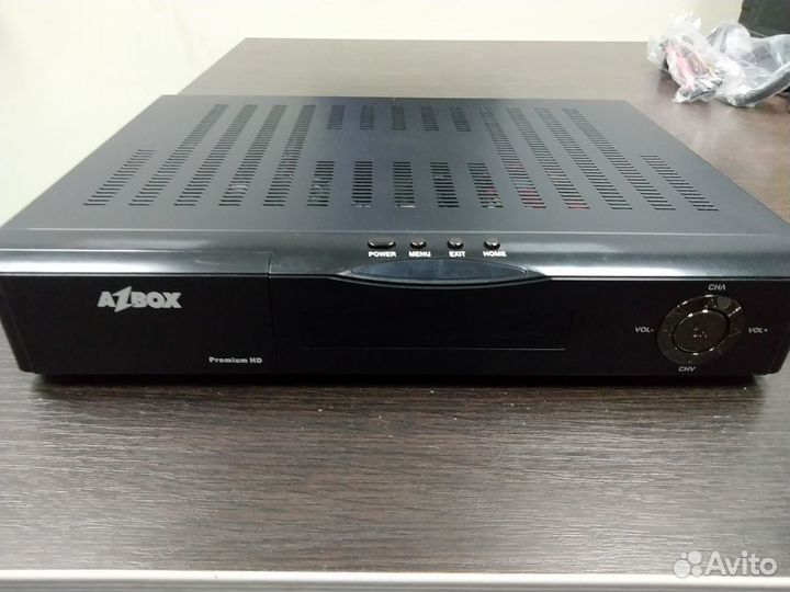 Спутниковый ресивер Azbox