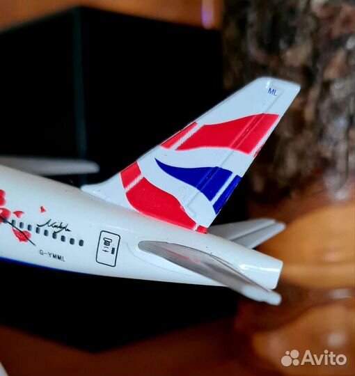 Модель самолета Boeing 777-300 British Airways