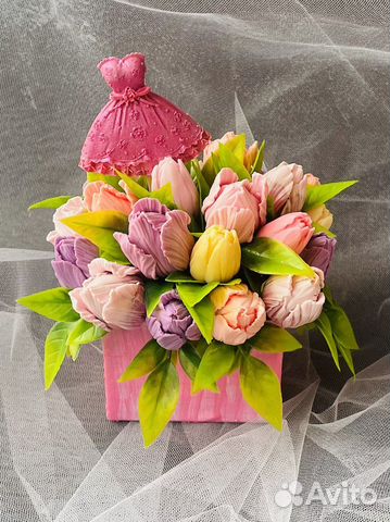 Букет тюльпанов из мыла с платьем
