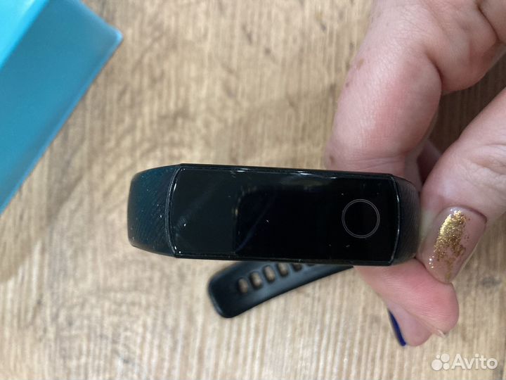Фитнес браслет honor band 4