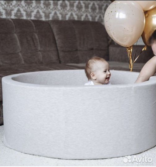 Сухой бассейн с шариками