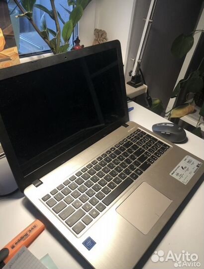 Ноутбук asus