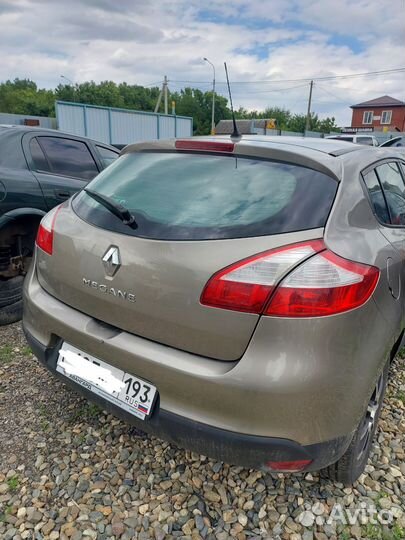 Крышка багажника Renault Megan 3 хэтчбек