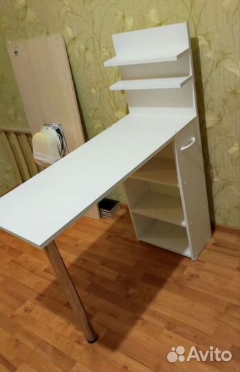 Стол для мастера маникюра