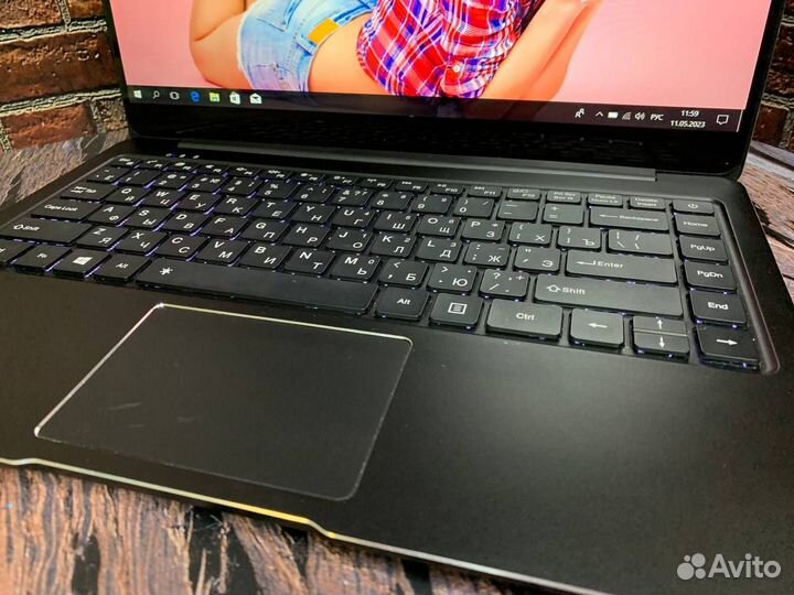 Ультрабук c SSD Full HD ips подсветка