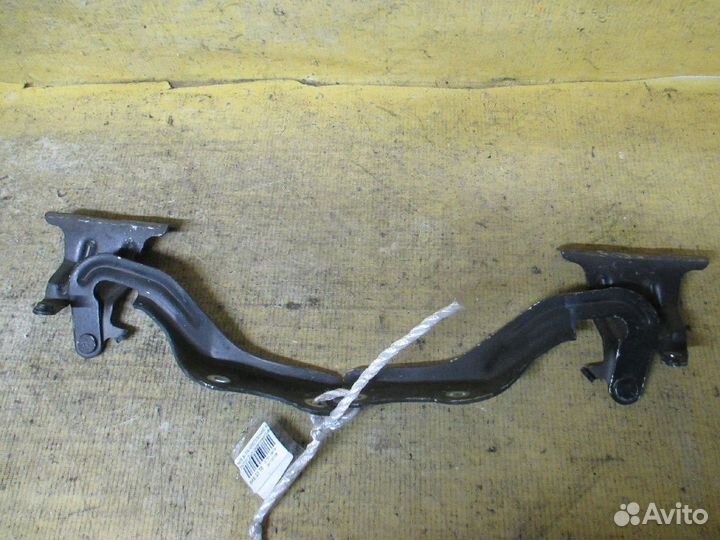 Петля капота Nissan X-trail TNT31