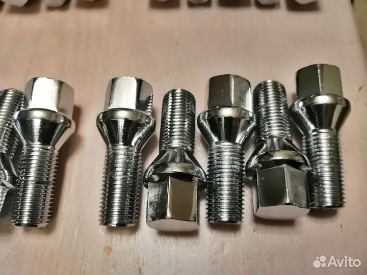 Комплект болтов колесных М 14x1.5 хром LS