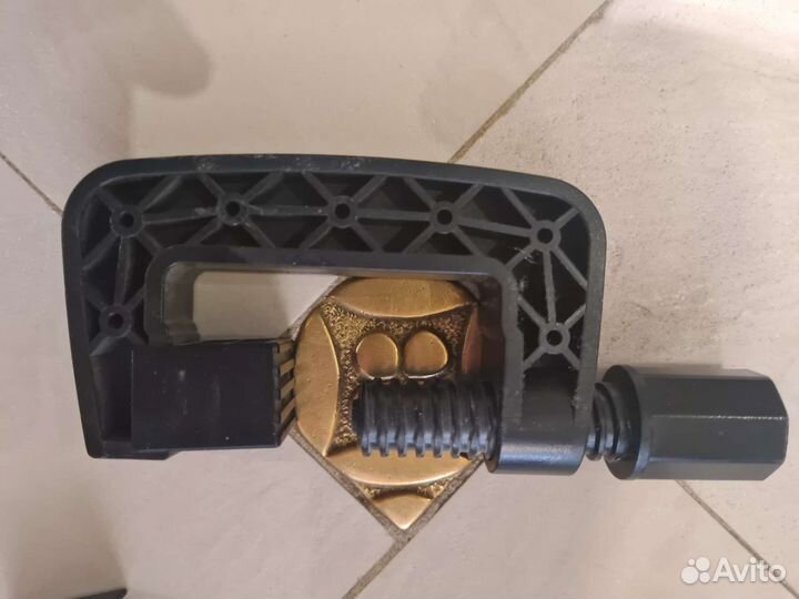 Струбцина Logitech G25, G27, G29, dfgt, крепление