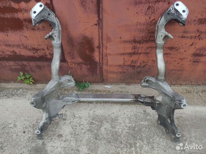 Подрамник Ауди А4 Б8