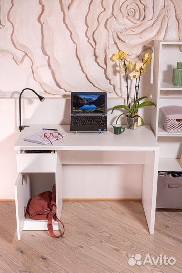 Компьютерный стол белый новый