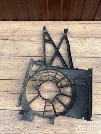 Диффузор вентилятора Opel Vectra 1.6