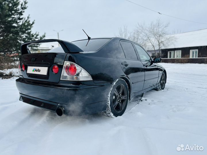 Toyota Altezza 2.0 AT, 2000, 292 000 км